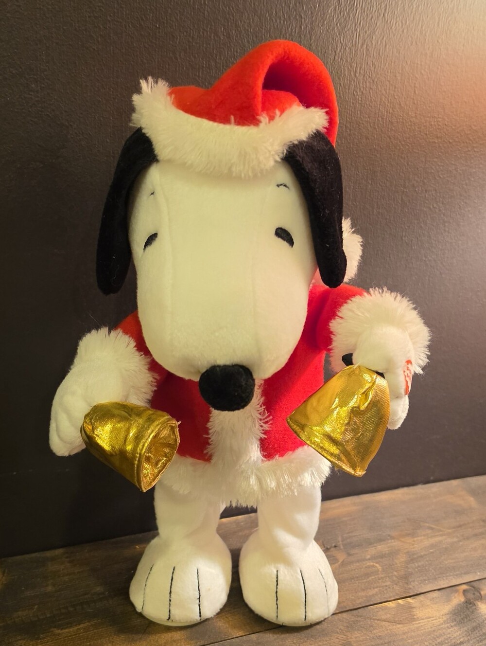 Hallmark 2010 Peanuts Snoopy Bell Ringer Animated Christmas Musical Plush 14"